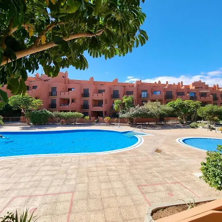 Casa Soleada Close To The Sea + Beach, Wifi, 2 Pools, Terrace, Sea View, Sat-tv * Гранадилла-де-Абона